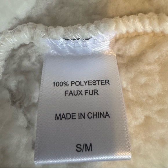 Ulta Beauty Cream Sherpa Wrap - Picture 6 of 7